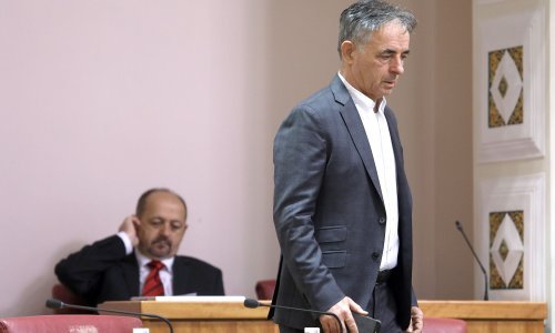 Pupovac prozvao državni vrh zbog poruka mržnje na utakmicama: Prave se da ne čuju i ne vide. A pogledajte Nijemce