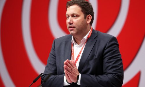 Njemački socijaldemokrati ostaju u vladi samo uz Merkel na čelu