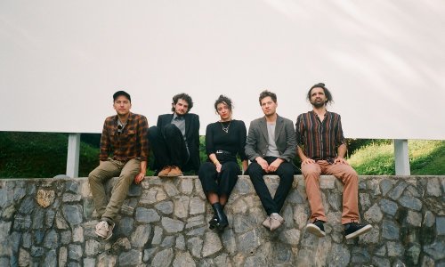 Mary May live videom 'Save Your Prayers' najavljuje promociju dvostrukog vinil izdanja