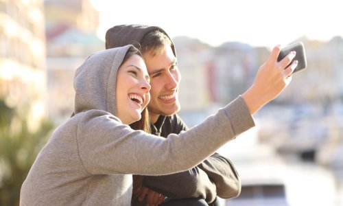 Ovi znakovi siguran su pokazatelj da kemija između vas doista postoji