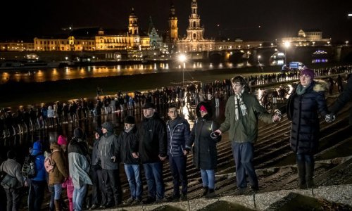 Ljudski lanac u Dresdenu formiralo 11.000 građana