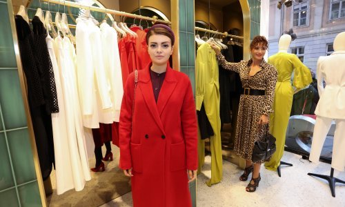 Sretna vijest u obitelji Elle Dvornik i Charlesa Pearcea