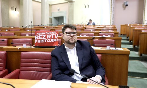 Grbin podsjeća: Kada ćete natjerati Vladu da se očituje o našem prijedlogu zakona o pobačaju?