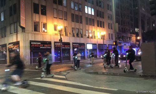 Romobilski flash mob uznemirio policiju pa je krenula potjera, pazite kako se sve završilo