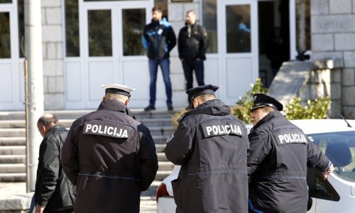 Federacija BiH: Naloženo rušenje križa i postaja križnog puta kod Stoca