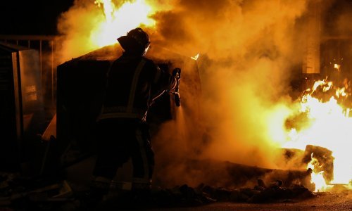 Policija sumnjiči mladića za paljenje čak 15 kontejnera u Kaštelima