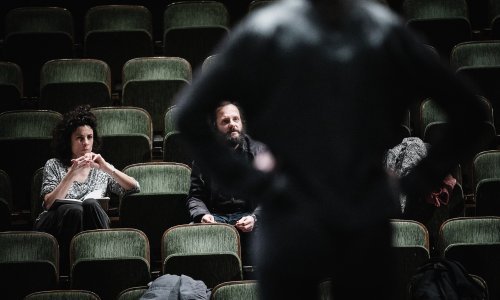 Prva predstava diptiha 'Braća Karamazovi' Olivera Frljića premijerno izvedena u ZKM-u
