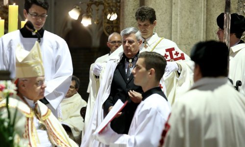 Nakon afere Masoni brže-bolje pofriškali kartice: Reiner (svestrani) vitez, ima i lovaca, nogometaša...