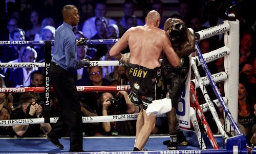 Tyson Fury razbio Deontaya Wildera i nokautom u sedmoj rundi uzeo naslov prvaka