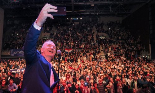 [FOTO] Mate Bulić raspjevao Osječane u prepunoj dvorani Gradski vrh