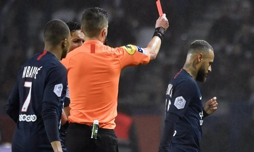 [VIDEO] Neymar totalno izgubio živce: Pogledajte brutalan start brazilskog napadača na nogu suparnika koji je kažnjen tek žutim kartonom