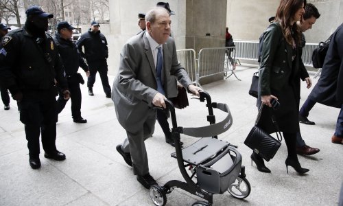 Očekuje se izricanje kazne Harveyju Weinsteinu; prijeti mu najmanje 5 godina zatvora