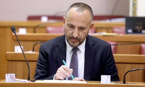 Zekanović prozvao zbog dvostrukih kriterija u slučaju spaljivanja lutke u Imotskom