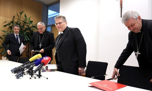 Slovenski biskupi izdali preporuke oko koronavirusa, hrvatski biskupi još ne: U kontaktu smo s nadležnim institucijama