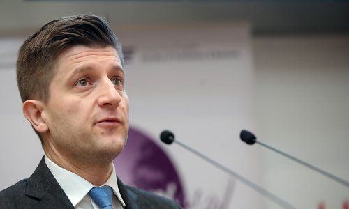 Marić jasan: U trgovinama ima svega za više mjeseci, sve se normalno proizvodi i ne treba stvarati nepotrebne zalihe