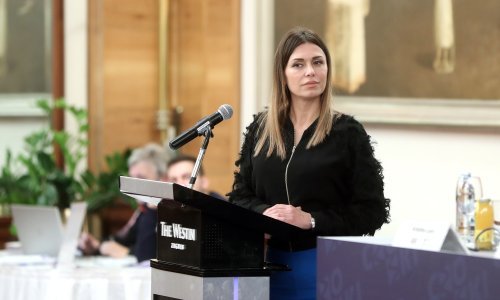 Mila Horvat reagirala na lažnu reklamu koja kruži internetom: Nikada nisam koristila navedeno sredstvo za mršavljenje, niti dala intervju o korištenju istoga