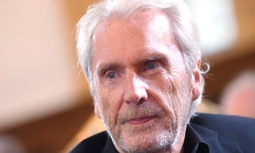 Dalibor Martinis - dizajner pri radu: Poznati umjetnik predstavio knjigu o svom plakatnom opusu