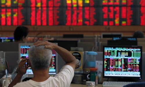 Panika u Moskvi: Obustavljeno trgovanje na Moskovskoj burzi, rubalj u slobodnom padu