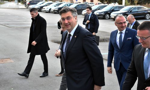 Plenković: Napadi na HDZ dolaze i s lijeva i s desna
