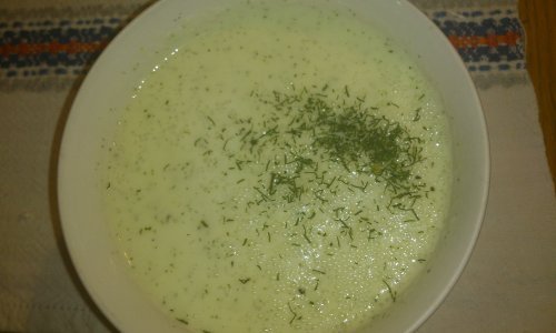 Lagana hladna juha od krastavaca