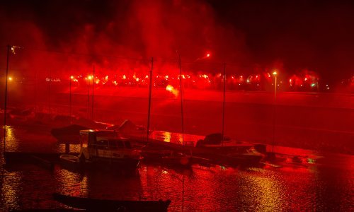 Pogledajte spektakularnu bakljadu Kohorte u čast 73. rođendana voljenog im kluba; noć kad je Drava 'gorjela'