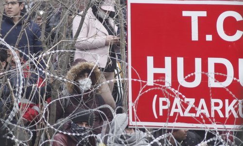 Erdogan prelomio: Otvaramo vrata! 18 tisuća migranata krenulo prema Europi, Grci ih odvraćaju suzavcima. Oglasio se i Plenković