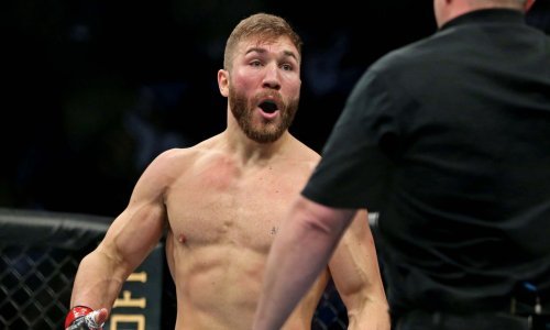 Fanovi UFC-a u nevjerici; predobro odglumio da je u nokdaunu pa ga pokopao sudac; zvižduci ogorčenih gledatelja