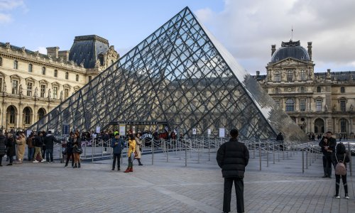 Zbog nepodnošljive gužve, Louvre ograničio broj posjetitelja