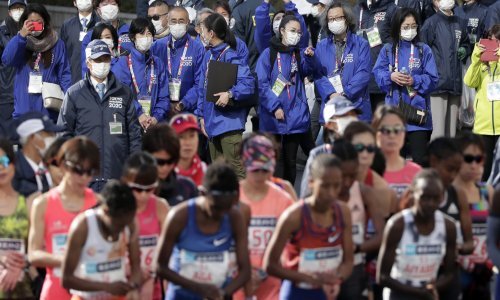 Tokijski maraton prošle je godine trčalo više od 38.000 maratonaca i maratonki, a ove ih se okupilo jedva 200