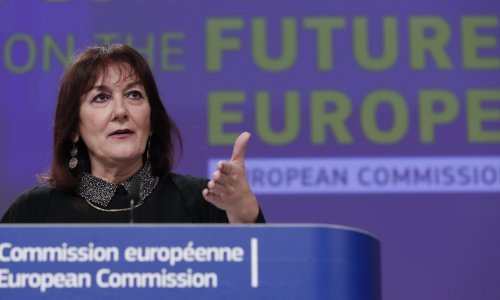 Dubravka Šuica javila se u lokalnu emisiju i napala novinara: 'Ja sam kuma vaše televizije!'