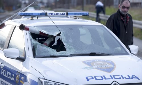 Pogledajte sraz policijskog automobila i rampe na Kustošiji