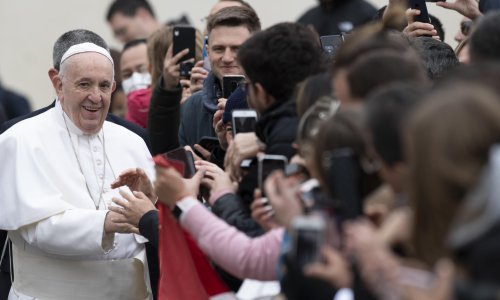 Papa ima novu knjigu: Pomaže čitateljima da ne zamišljaju Boga kao čarobnjaka s čarobnim štapićem