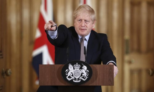 Boris Johnson se rukovao pacijentima zaraženim koronavirusom i najavio nove mjere u borbi protiv epidemije