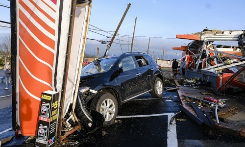 Broj poginulih u tornadima u Tennesseeju narastao na 22