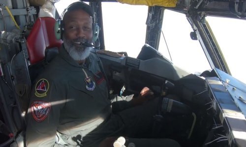 [VIDEO] NBA zvijezda upravljala strateškim bombarderom B-52