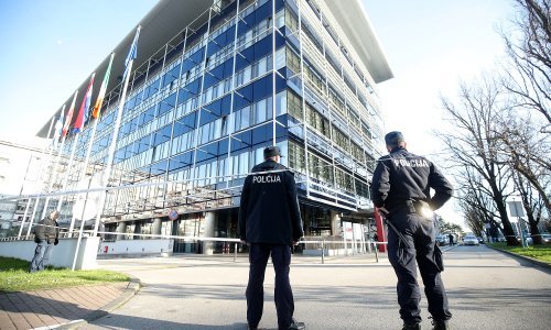 [FOTO] Evakuirana zgrada na Miramarskoj cesti zbog dojave o bombi; policija na terenu