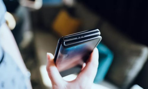 Ovakav preklopni telefon još niste vidjeli: Evo što može novo čudo iz TCL-a