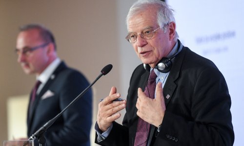 Europski šef diplomacije iz Zagreba poručio migrantima: Ne idite prema granici! Granica nije otvorena!