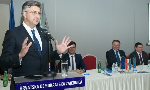 Plenković u Sisku: Brkićeve teze su apsolutno obrnute i pogrešne