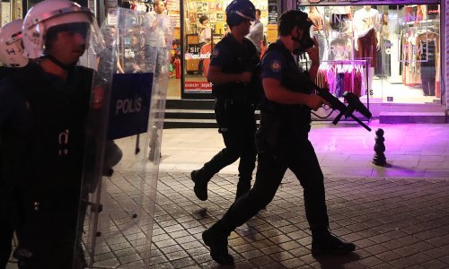 Turska uhitila stotine ljudi zbog 'provokativnih' objava o koronavirusu