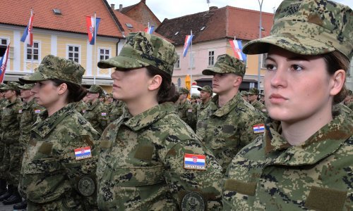 Svečano prisegnuo 27. naraštaj dragovoljnih ročnika. Krstičević: Nema jake Hrvatske vojske bez potpore hrvatskog naroda