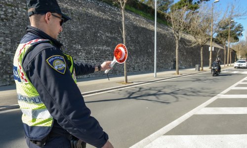 Zagrebačka policija izdaje samo profesionalne vozačke i 'žurne' osobne iskaznice