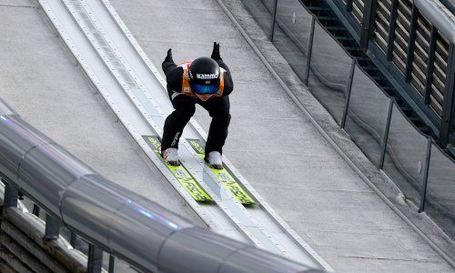 Slovenija postrožila mjere protiv koronavirusa; zabranjena okupljanja s više od sto ljudi, skijaški letovi na Planici bez publike