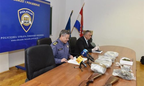 Šibenska policija zaplijenila 6 kilograma marihuane, oružje i eksploziv ukupne vrijednosti oko 300 tisuća kuna