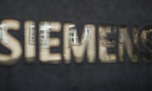 Jedan oboljeli je zaposlenik Siemensa, zarazio se na sastanku u Austriji; kompanija zaposlenike poslala kućama