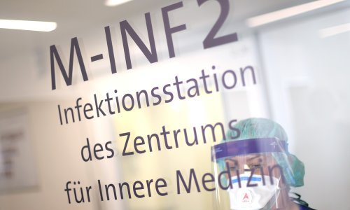 Direktor njemačkog instituta Robert Koch: Pandemija bi mogla potrajati i dvije godine