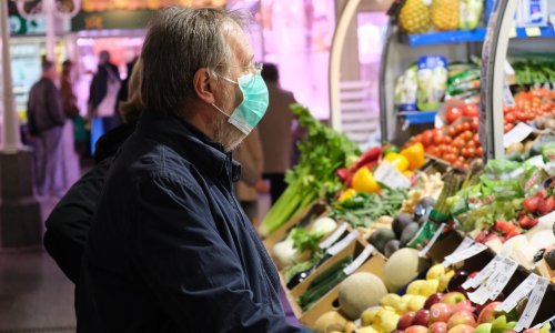 [FOTO] Unatoč upozorenjima građani i dalje stvaraju zalihe namirnica