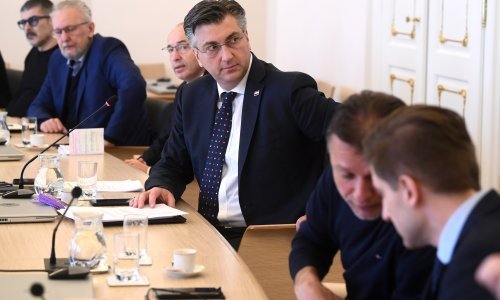 Broj ljudi zaraženih koronavirusom u Hrvatskoj porastao na 49, KB Dubrava postaje respiratorni centar