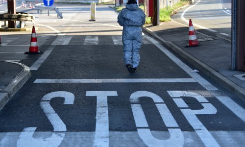 Slovenija poduzima sve rigoroznije mjere, zatvara željeznički i zračni promet, a spremna je i na potpuno zatvaranje granica