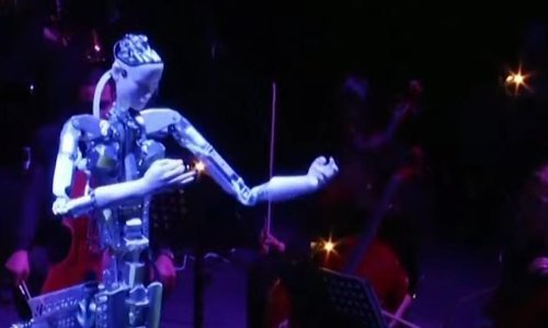 Dok se ljudi skrivaju kod kuće, roboti uče dirigirati